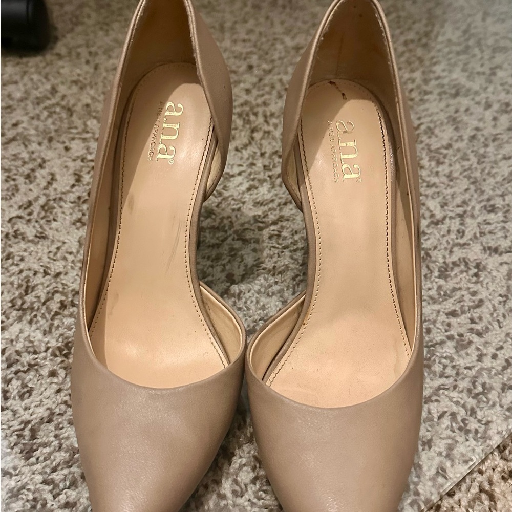 a.n.a Women's Classic Beige Heels